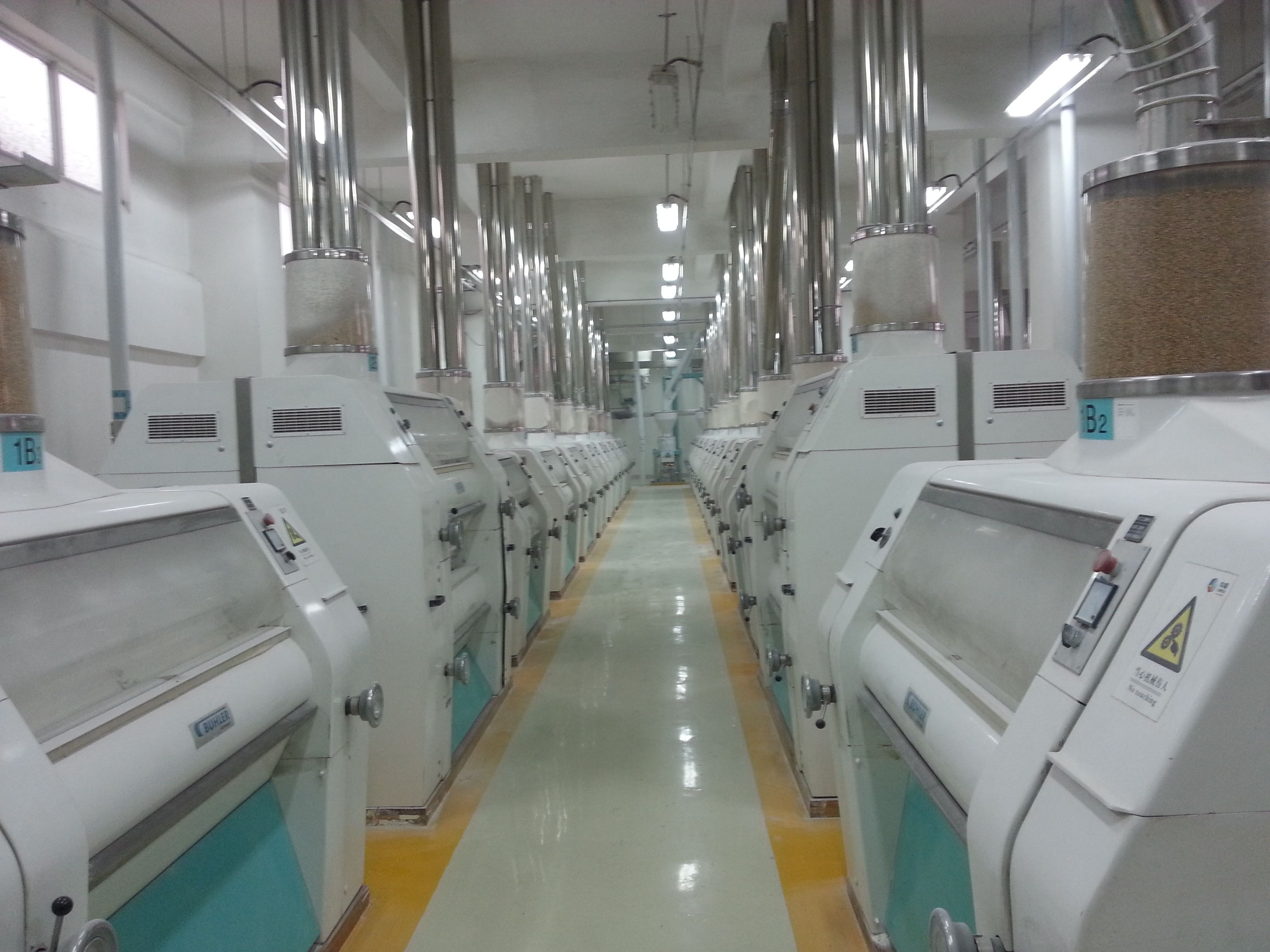 中瑞糧油機(jī)械大型面粉機(jī)組.jpg 中瑞糧油機(jī)械大型面粉機(jī)組.jpg